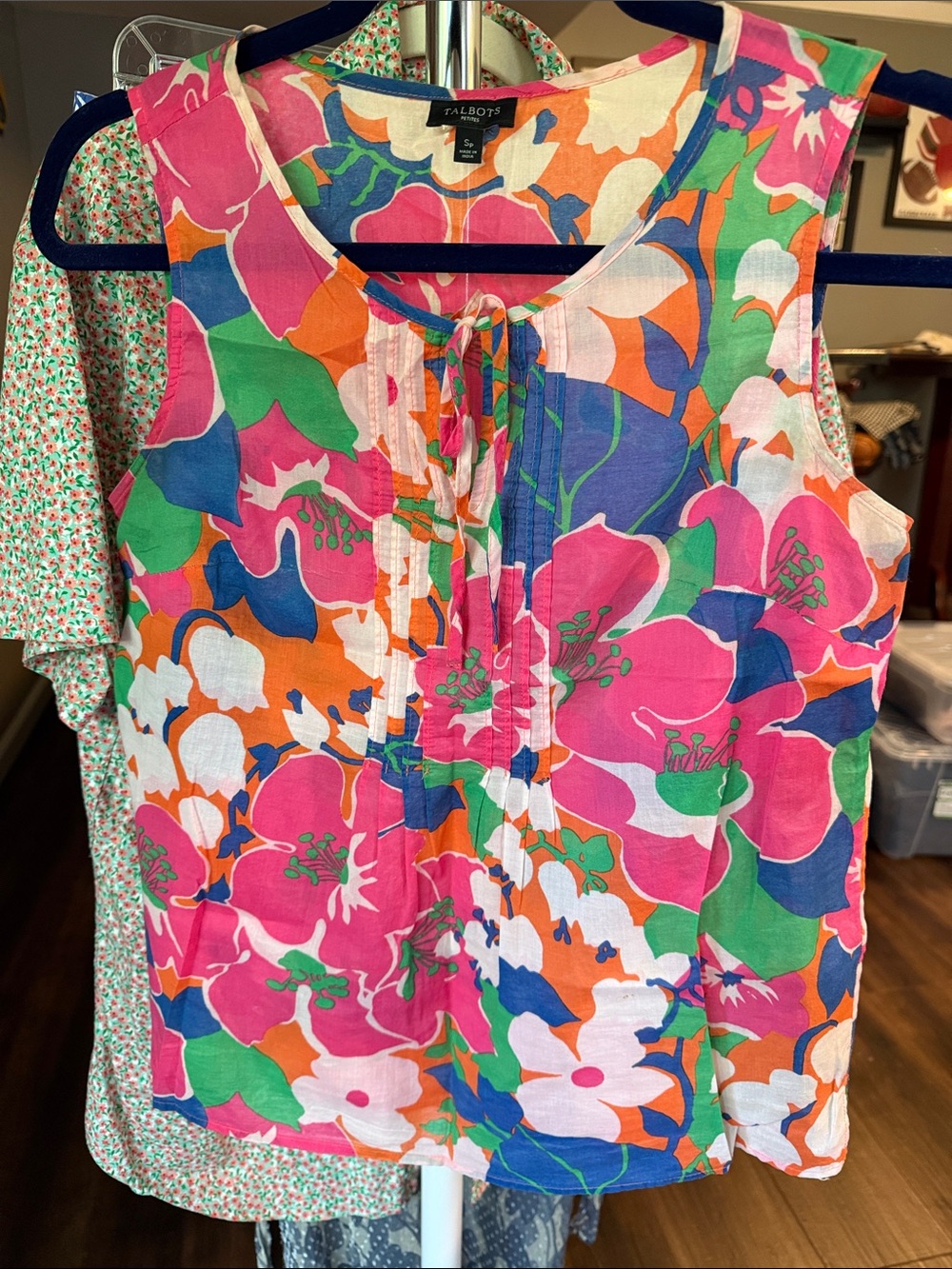 Talbots women’s Floral Sleeveless Tank Top in Pink, Green & Orange